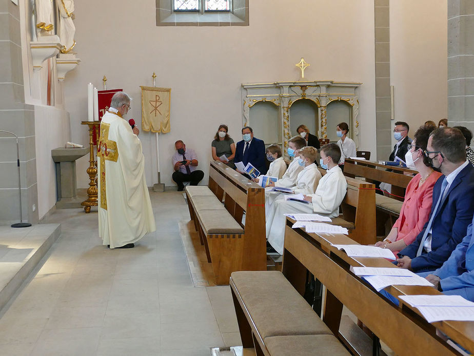 Feier der 1. Heiligen Kommunion in Sankt Crescentius (Foto: Karl-Franz Thiede)